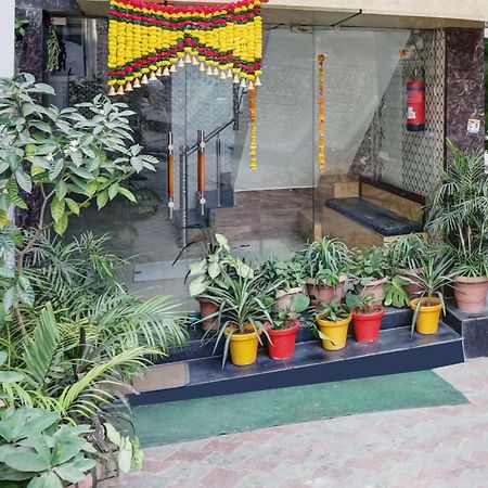 Hotel O Jammu Near Ragunath Bazaar Formerly Goodwill Buitenkant foto