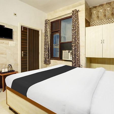 Hotel O Jammu Near Ragunath Bazaar Formerly Goodwill Buitenkant foto
