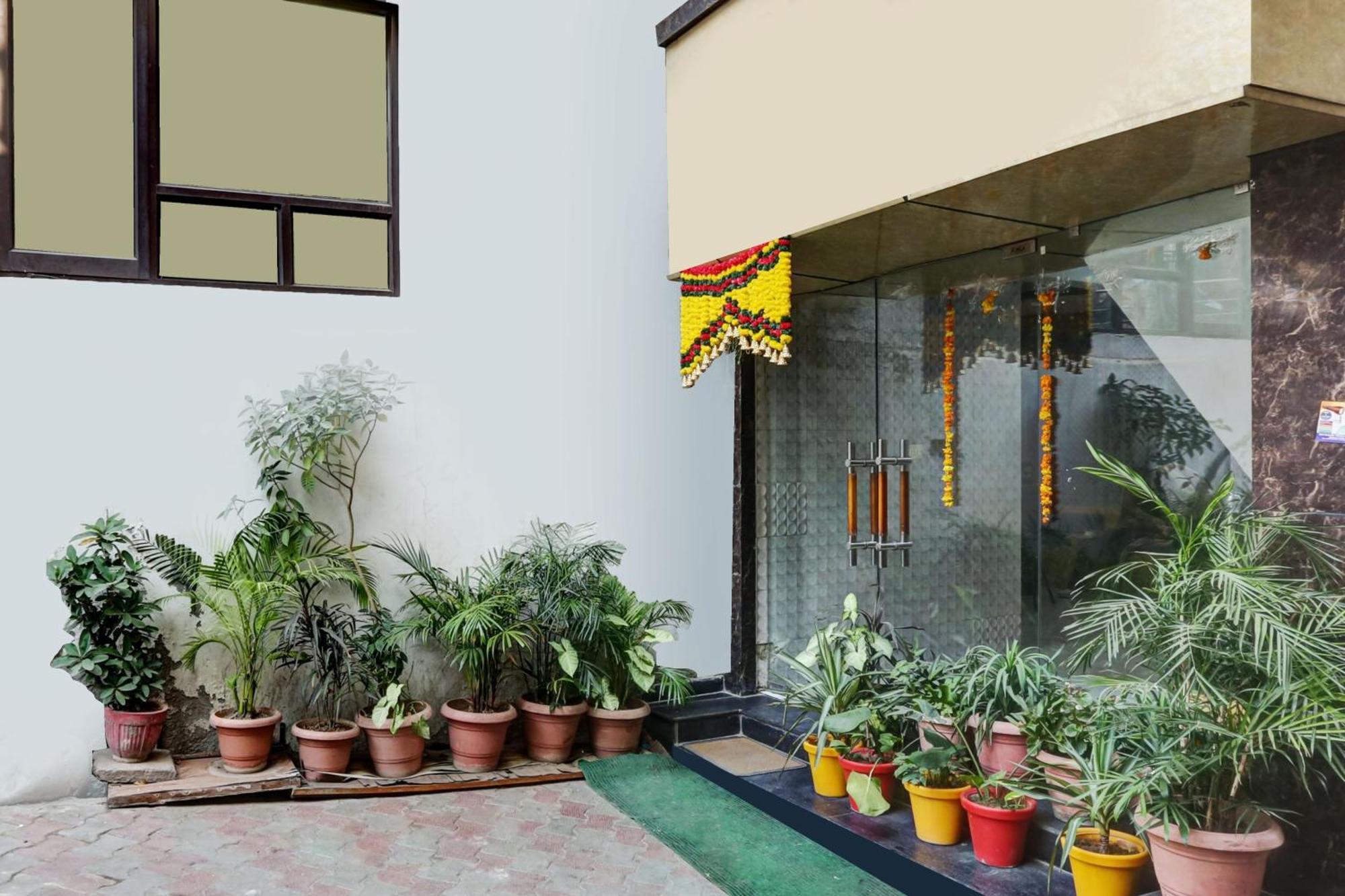 Hotel O Jammu Near Ragunath Bazaar Formerly Goodwill Buitenkant foto