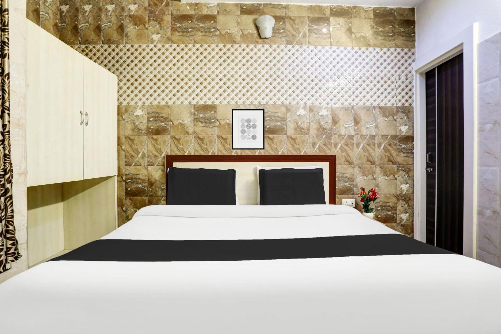 Hotel O Jammu Near Ragunath Bazaar Formerly Goodwill Buitenkant foto