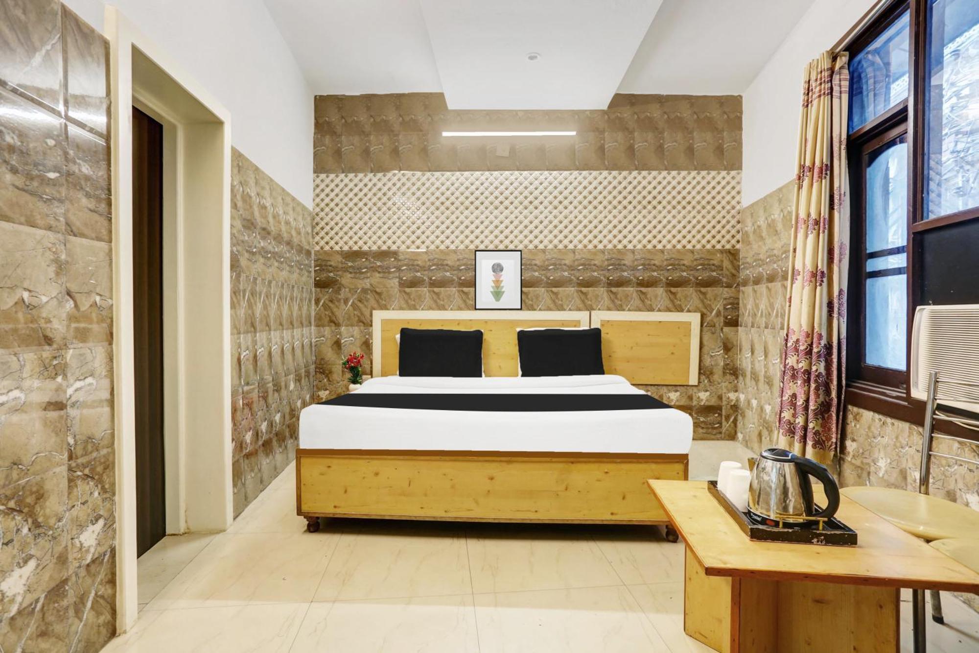 Hotel O Jammu Near Ragunath Bazaar Formerly Goodwill Buitenkant foto