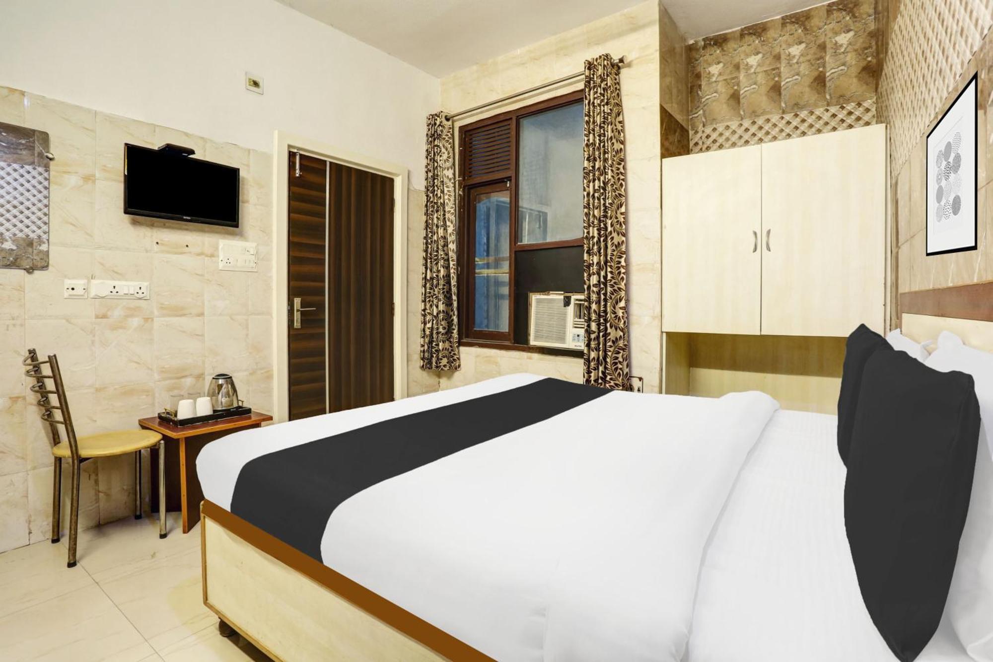 Hotel O Jammu Near Ragunath Bazaar Formerly Goodwill Buitenkant foto